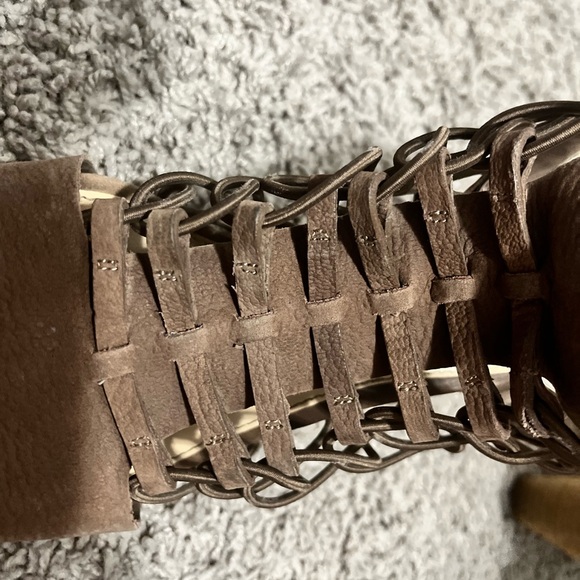 Vince Camuto Brown Heels with Chunky Heel and Adjustable Ankle Strap - Picture 5 of 5